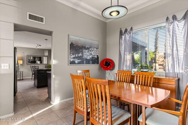 8816 N Old Well Place, Tucson, AZ 85743