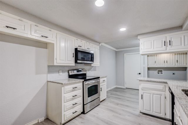 3161 Golden Oak, Farmers Branch, TX 75234