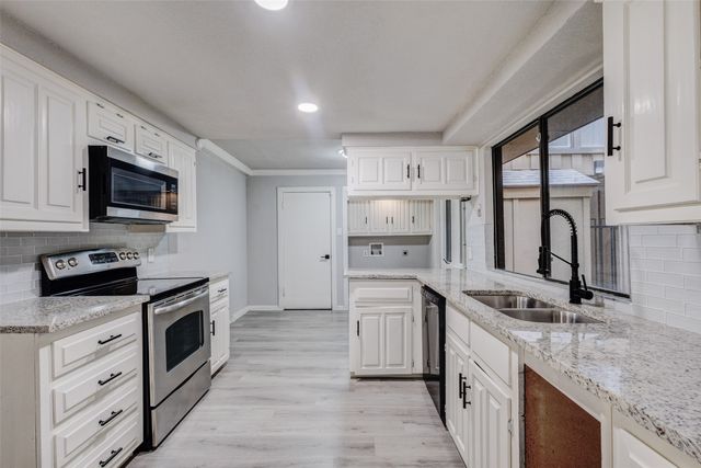 3161 Golden Oak, Farmers Branch, TX 75234