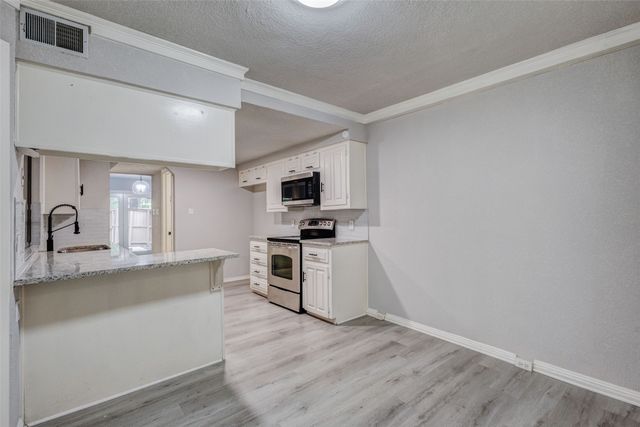 3161 Golden Oak, Farmers Branch, TX 75234