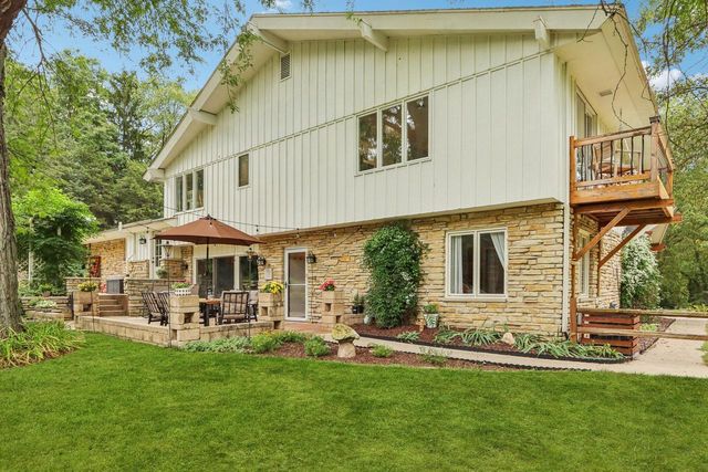W350S3525 Waterville ROAD, Oconomowoc, WI 53066