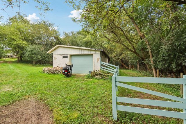 W350S3525 Waterville ROAD, Oconomowoc, WI 53066