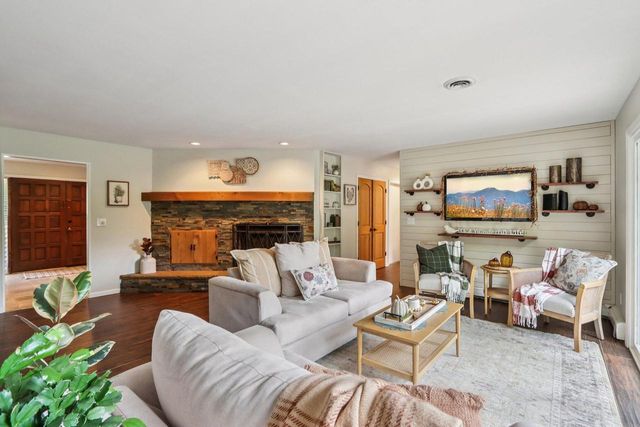 W350S3525 Waterville ROAD, Oconomowoc, WI 53066