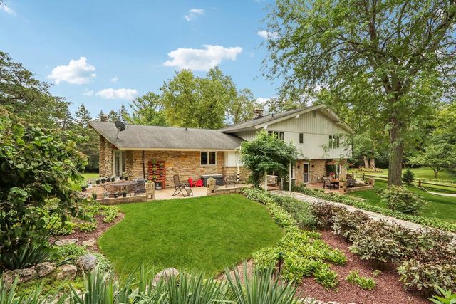 W350S3525 Waterville ROAD, Oconomowoc, WI 53066