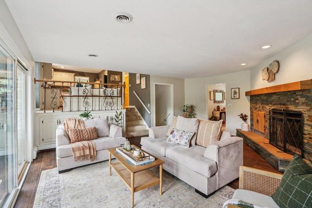 W350S3525 Waterville ROAD, Oconomowoc, WI 53066