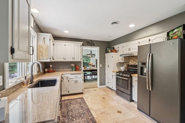 W350S3525 Waterville ROAD, Oconomowoc, WI 53066