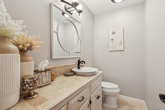W350S3525 Waterville ROAD, Oconomowoc, WI 53066