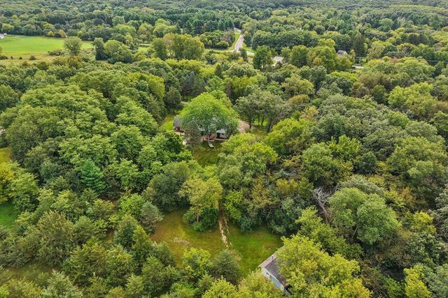 W350S3525 Waterville ROAD, Oconomowoc, WI 53066