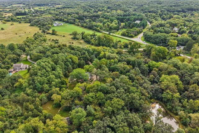 W350S3525 Waterville ROAD, Oconomowoc, WI 53066