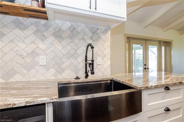 2507 LAKEVIEW DR, Lehigh Acres, FL 33936