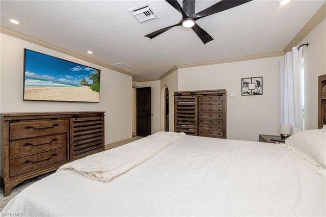 2507 LAKEVIEW DR, Lehigh Acres, FL 33936