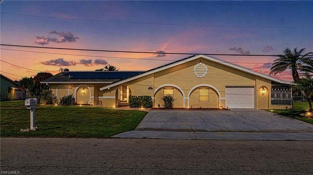 2507 LAKEVIEW DR, Lehigh Acres, FL 33936