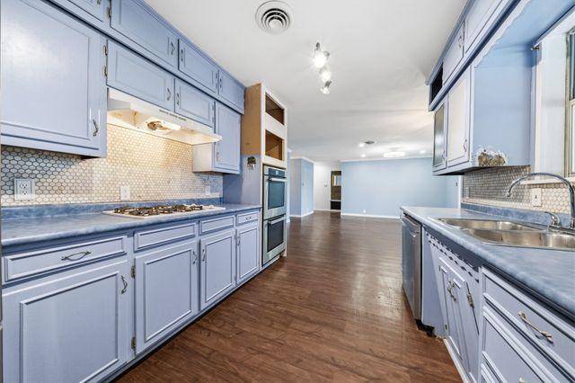 104 Forest Lane, Hillsboro, TX 76645