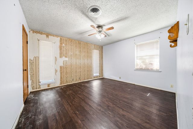 104 Forest Lane, Hillsboro, TX 76645