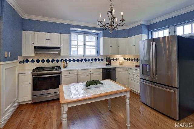 418 Mission Court, University City, MO 63130