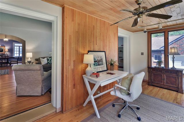418 Mission Court, University City, MO 63130