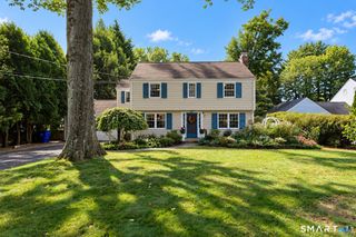 7 Braintree Drive, West Hartford, CT 06117