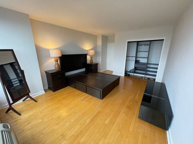 3900 N Lake Shore Drive 25C, Chicago, IL 60613