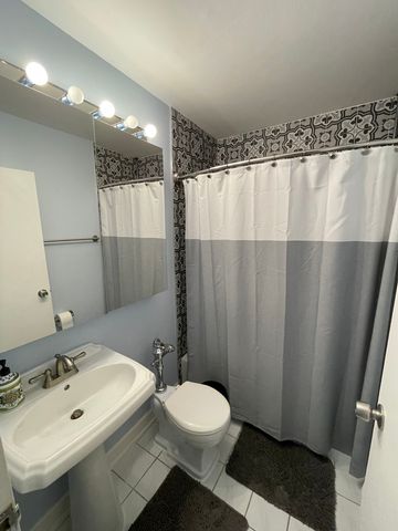 3900 N Lake Shore Drive 25C, Chicago, IL 60613