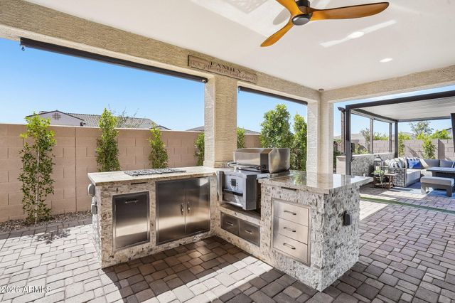 5226 W TOP HAND Trail, Laveen, AZ 85339