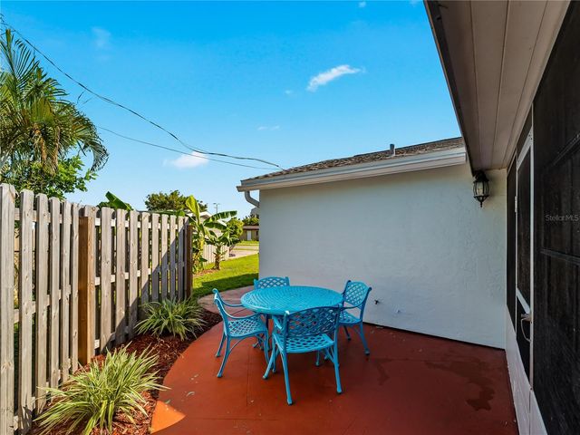 119 OLDENBURGH COURT NE, Port Charlotte, FL 33952