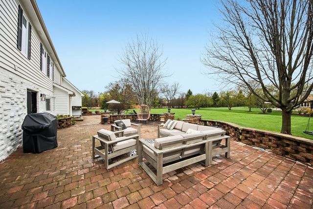 1980 Clover Drive, Inverness, IL 60067