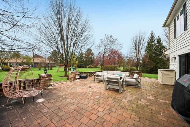 1980 Clover Drive, Inverness, IL 60067
