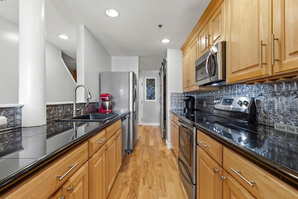 1 Saco Island Terrace 307, Saco, ME 04072 — photo 4