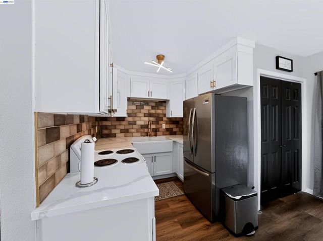 17198 Roberto St, Castro Valley, CA 94546