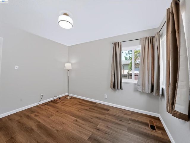 17198 Roberto St, Castro Valley, CA 94546