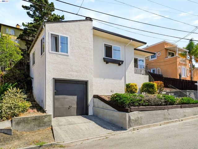 17198 Roberto St, Castro Valley, CA 94546
