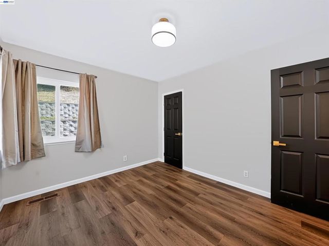 17198 Roberto St, Castro Valley, CA 94546