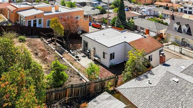 17198 Roberto St, Castro Valley, CA 94546