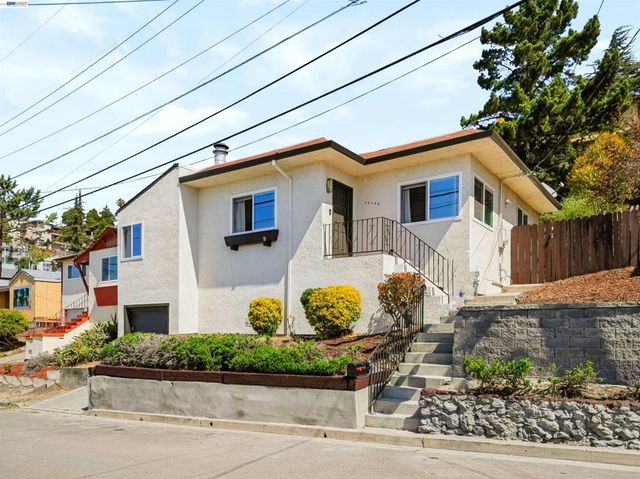 17198 Roberto St, Castro Valley, CA 94546