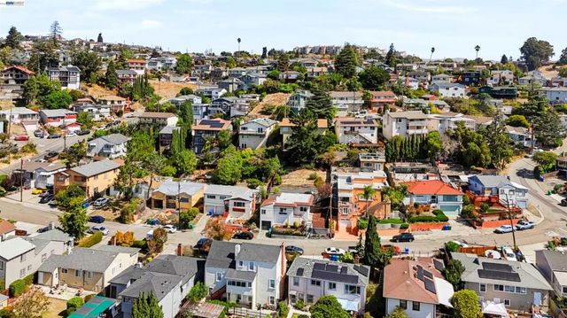 17198 Roberto St, Castro Valley, CA 94546