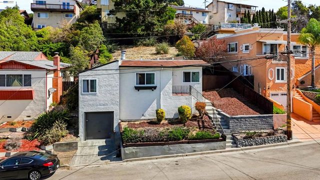 17198 Roberto St, Castro Valley, CA 94546