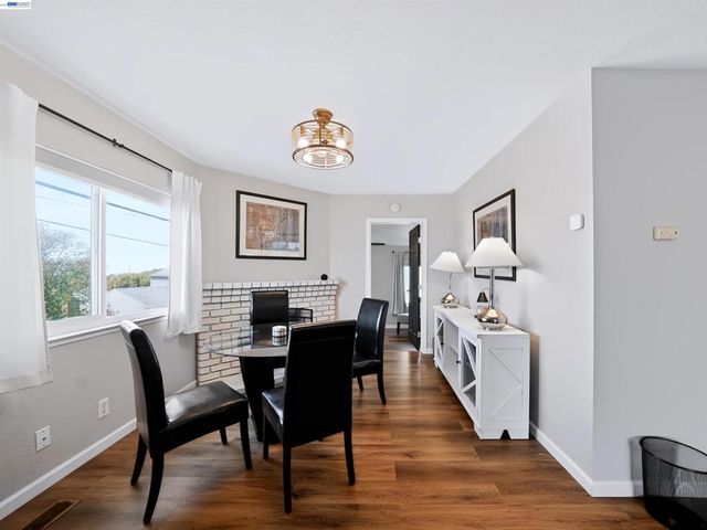 17198 Roberto St, Castro Valley, CA 94546