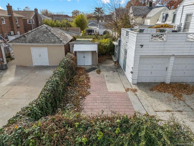 52-06 Bowne Street, Flushing, NY 11355