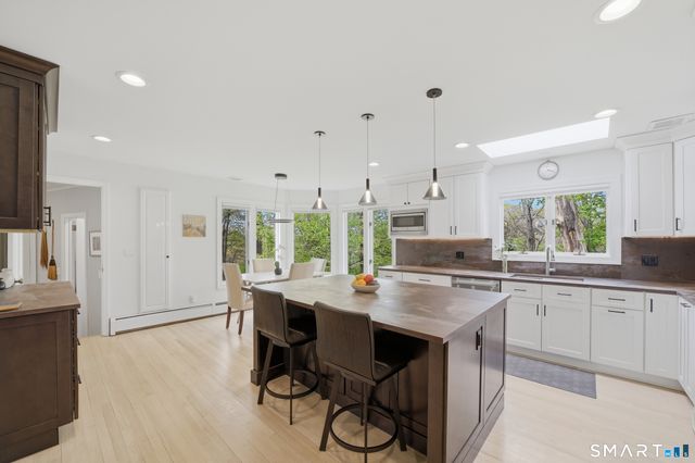 67 Wesgate Drive, Stamford, CT 06902
