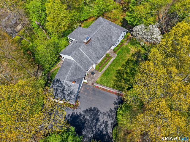 67 Wesgate Drive, Stamford, CT 06902