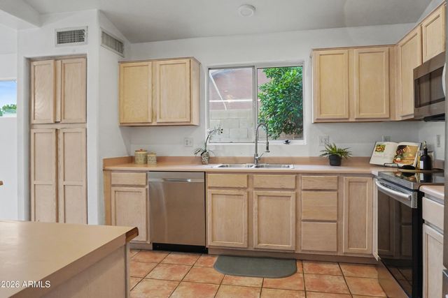 946 W 14TH Avenue, Apache Junction, AZ 85120