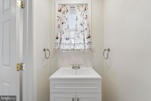 3452 SUNNYSIDE AVE, Philadelphia, PA 19129