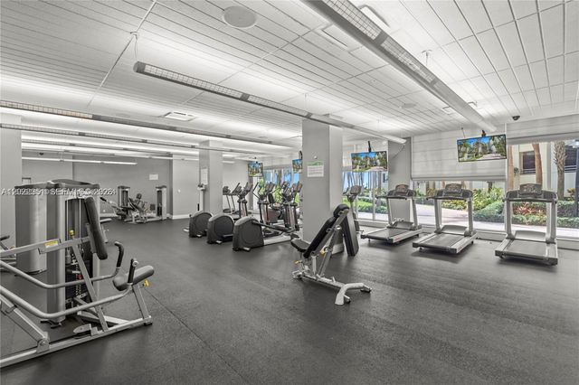 3801 S Ocean Dr 2Z, Hollywood, FL 33019