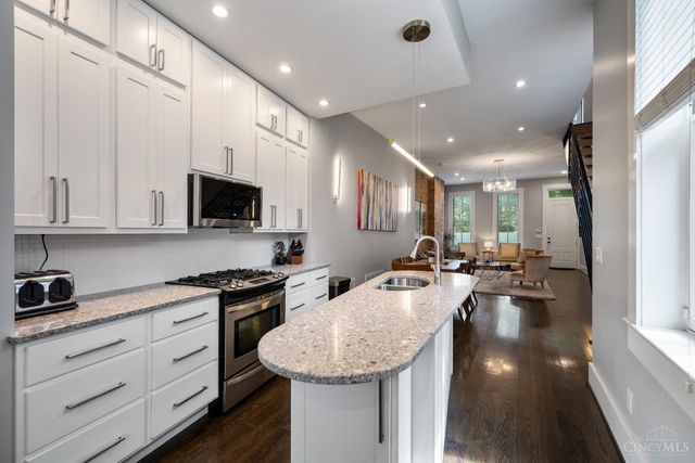 120 W Fourteenth Street, Cincinnati, OH 45202