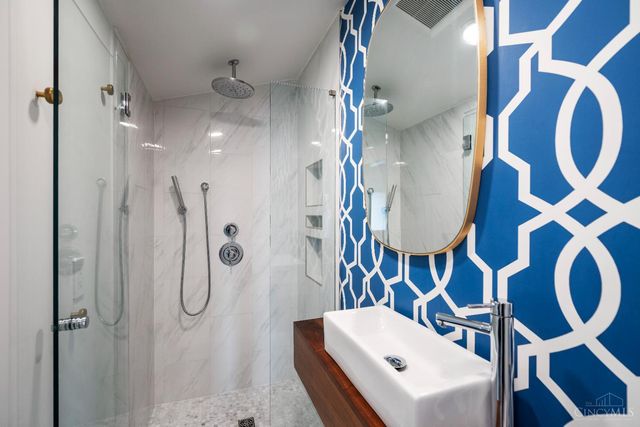 120 W Fourteenth Street, Cincinnati, OH 45202