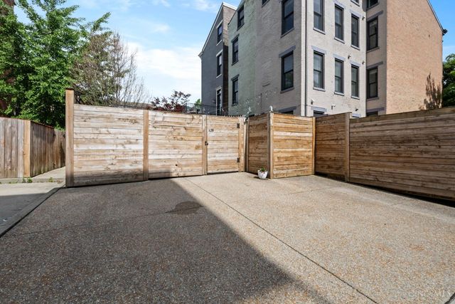 120 W Fourteenth Street, Cincinnati, OH 45202