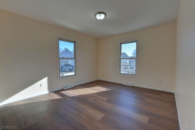 90 Dewey St, Bloomfield Twp., NJ 07003