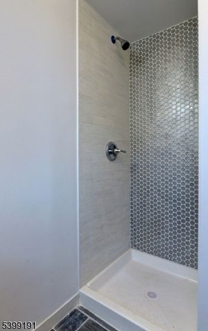 90 Dewey St, Bloomfield Twp., NJ 07003