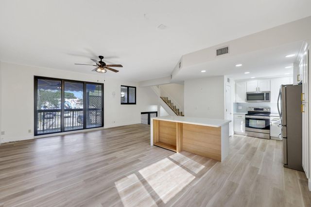 1401 NE 9th Street 23, Fort Lauderdale, FL 33304