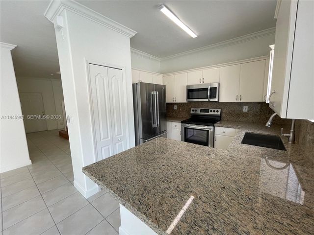 7020 NW 177th St B103, Hialeah, FL 33015